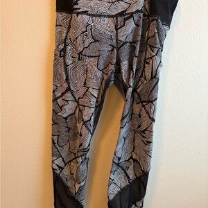 Lululemon Athletica Black and White Geometric Leggings